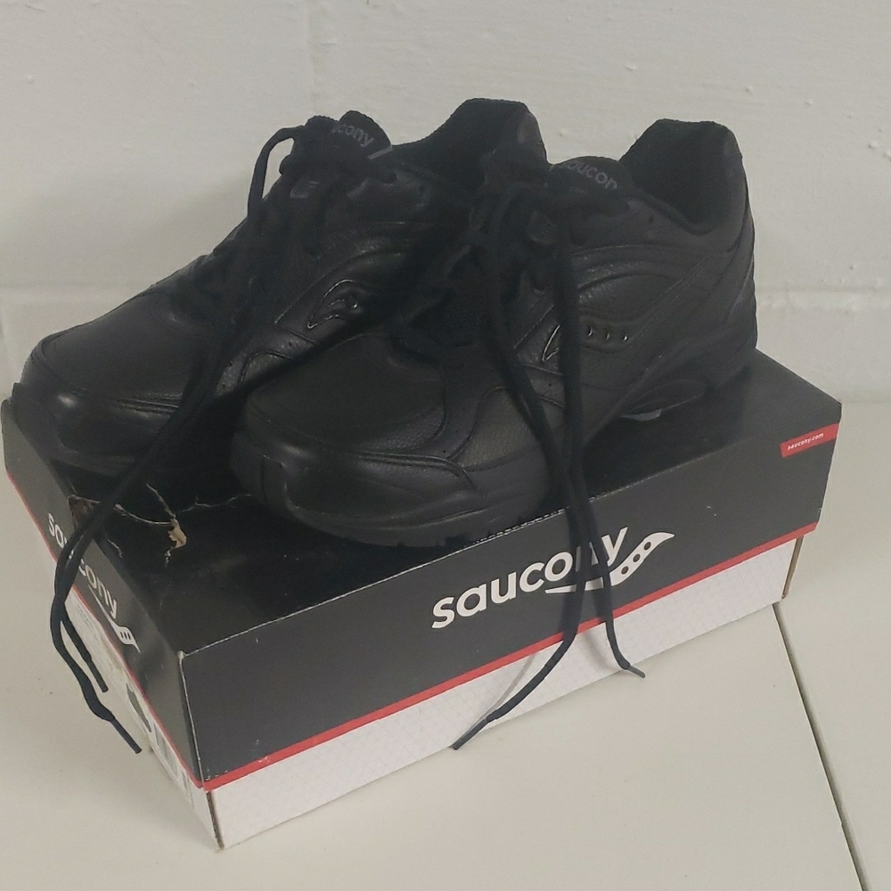 Saucony Black Sneakers Sleek Design